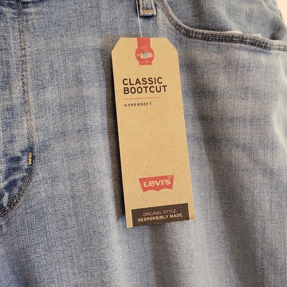 Levis jeans Womens Plus Size Classic Bootcut style 23649-0024  18W,22W,NWT - Picture 9 of 16